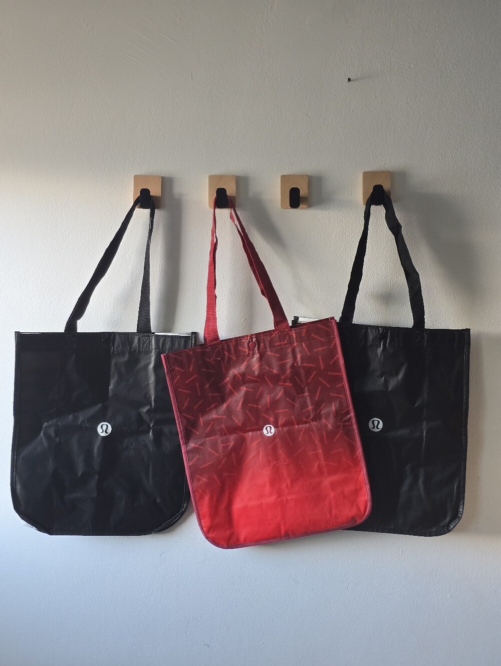 lululemon athletica Red Ombre Reusable Tote Bag